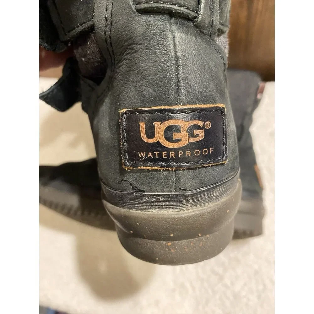 UGG‎ Australia, Black Leather Water & Snow Proof Women's Size US 6